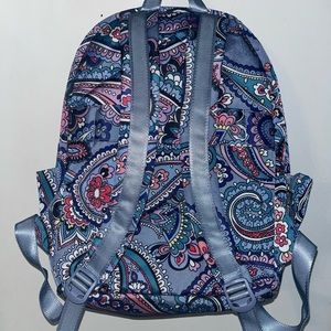 Vera Bradley backpack campus size. Barely used. Very pretty just don’t need.